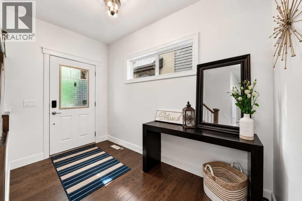 275 Aspen Hills Close SW — photo 3