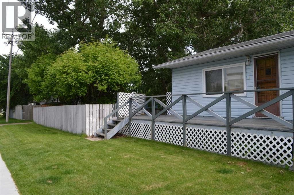 5259 51 Street — photo 3