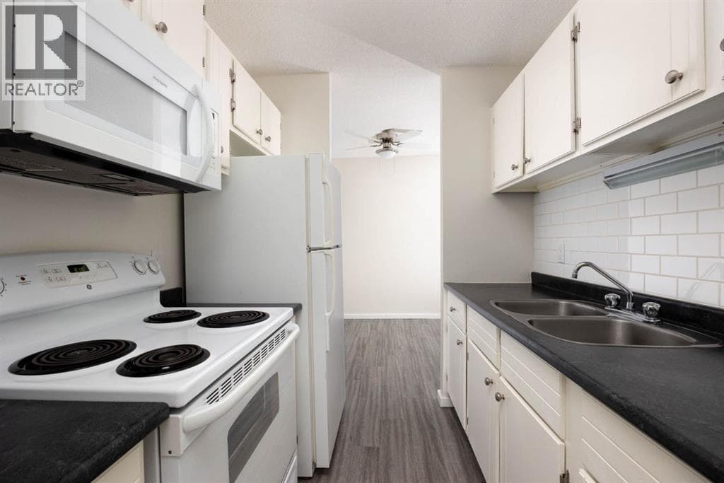 1009, 11721 Macdonald Drive — photo 2