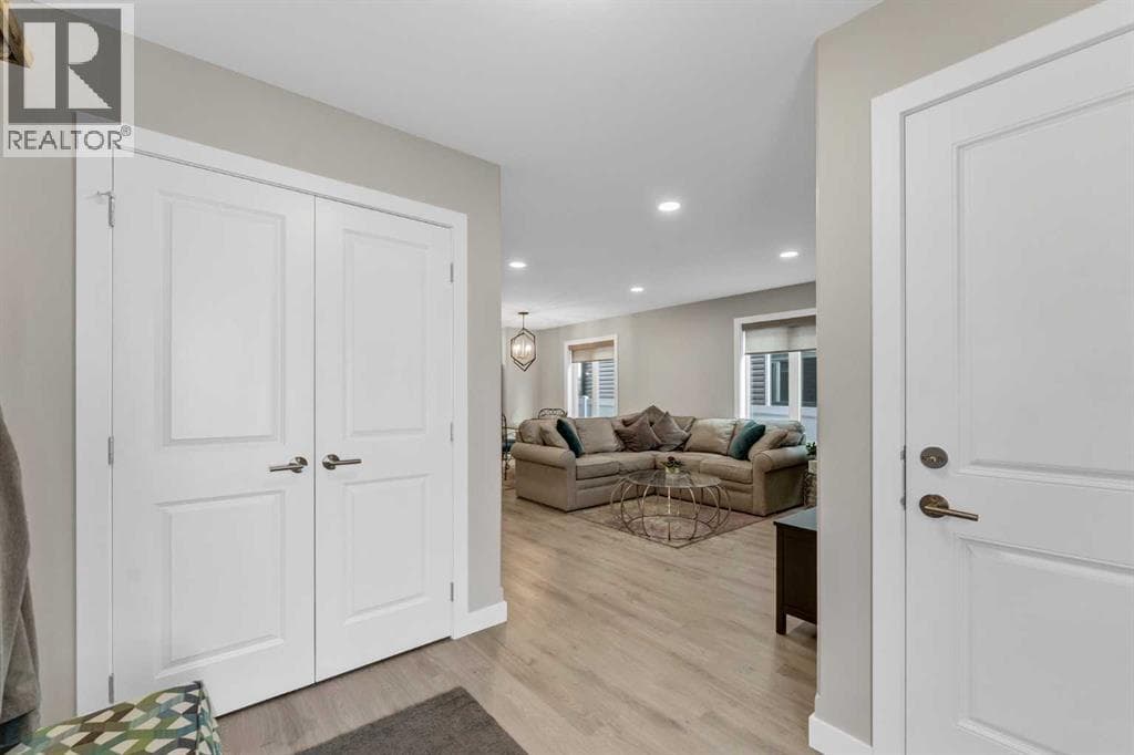 162 Somerset Way SE — photo 5