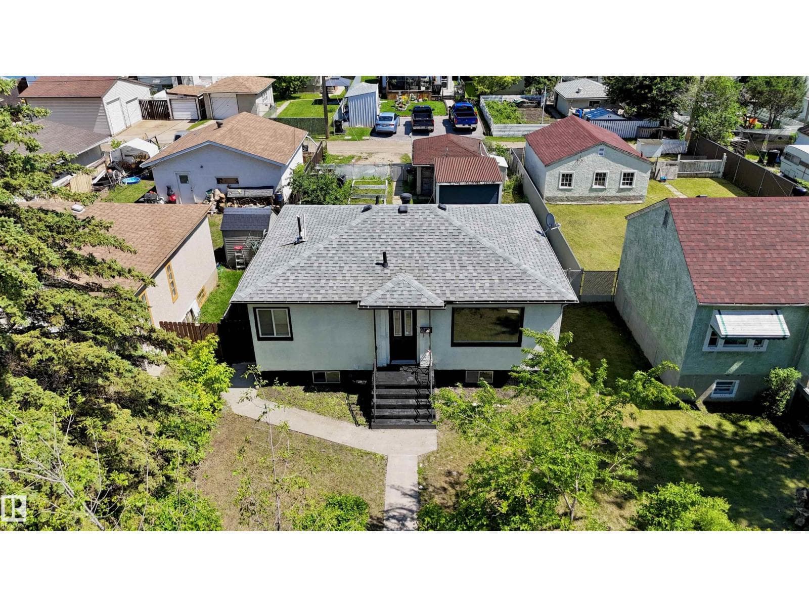 11927 68 ST NW
