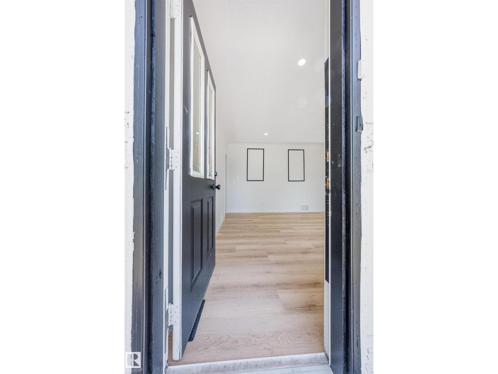 11927 68 ST NW — photo 3