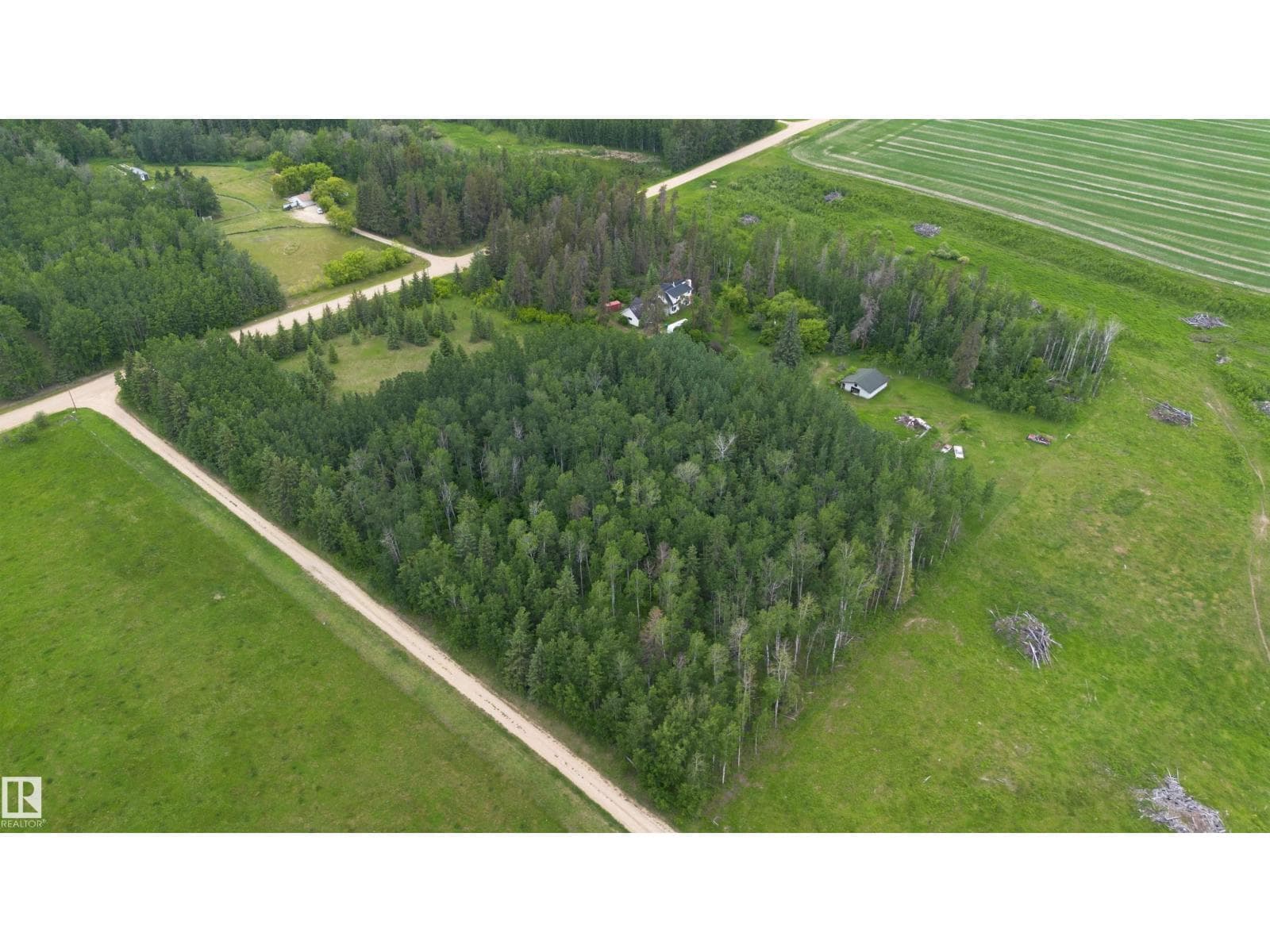 622049 RGE RD 63 — photo 3