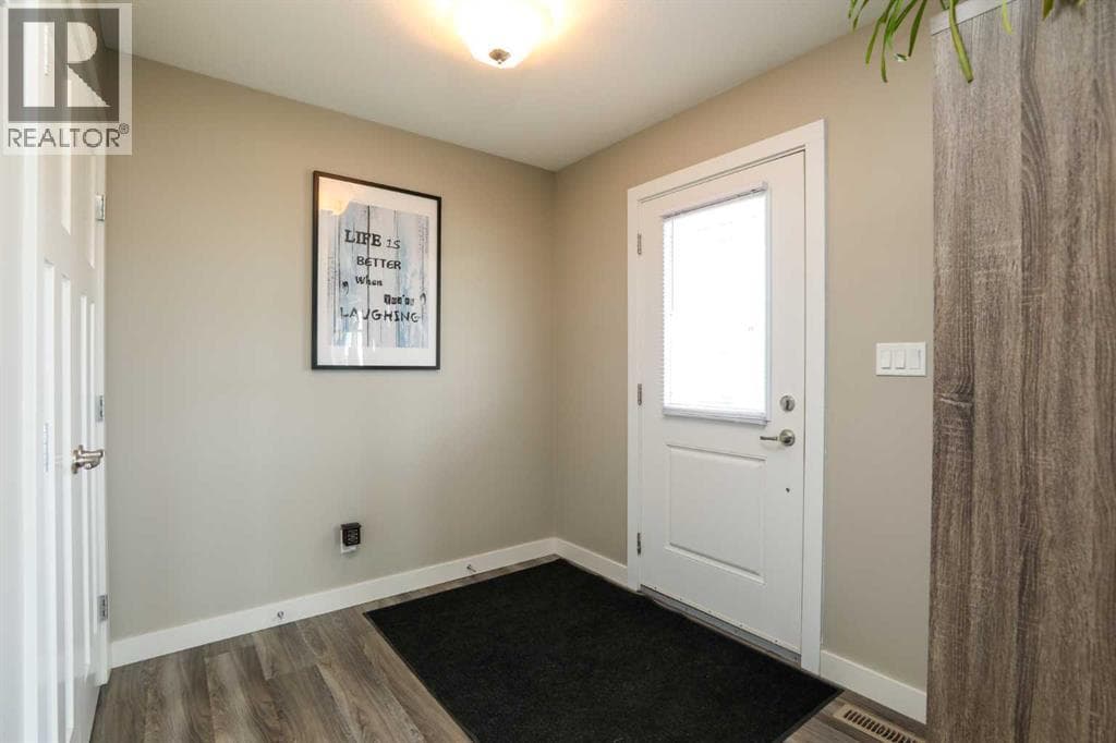 408 11B Street — photo 2