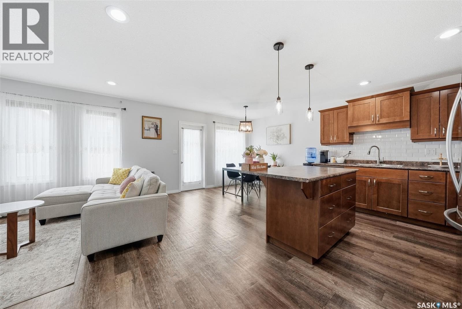12 547 East Hampton BOULEVARD — photo 4