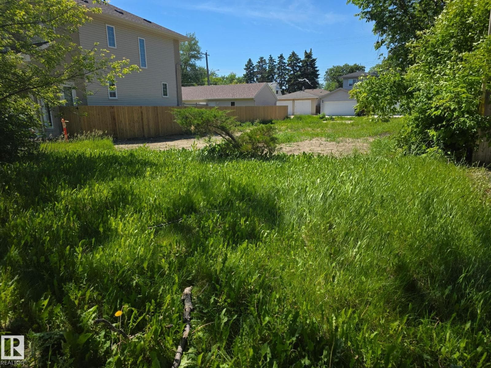 11726 122 ST NW NW