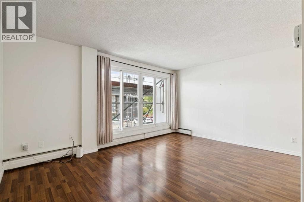 305, 110 24 Avenue SW — photo 3