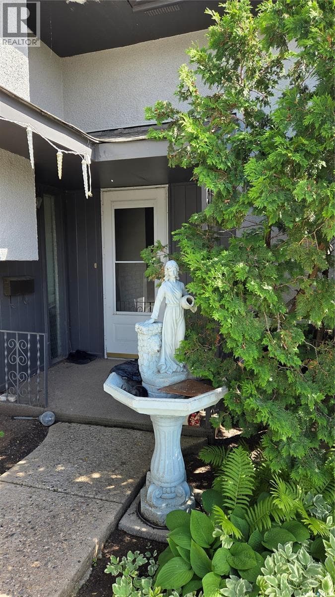 1195 13th AVENUE SW — photo 2