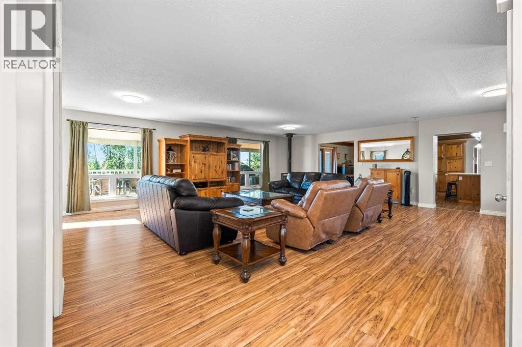 720 Poplar Drive — photo 4