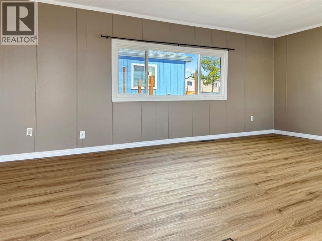 69 Shand Trailer COURT — photo 5