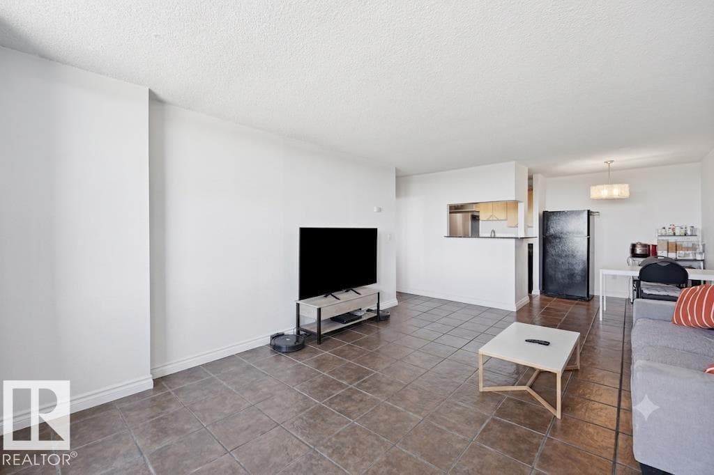 #612 13910 STONY PLAIN RD NW — photo 5