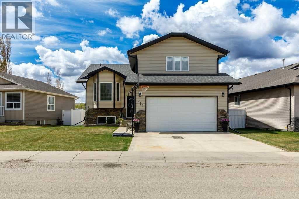 898 Ramage Crescent