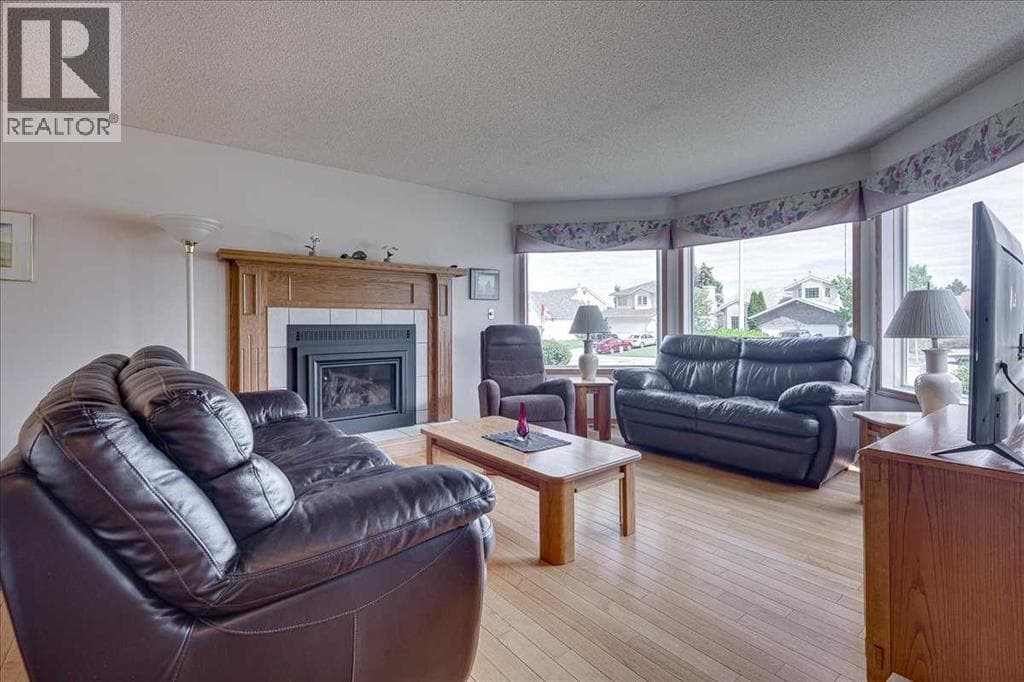 5363 36A Street — photo 4