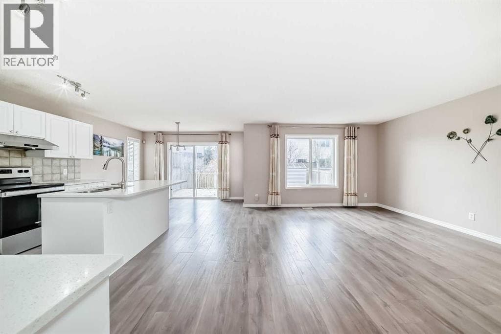 9 Somerside Crescent SW — photo 2