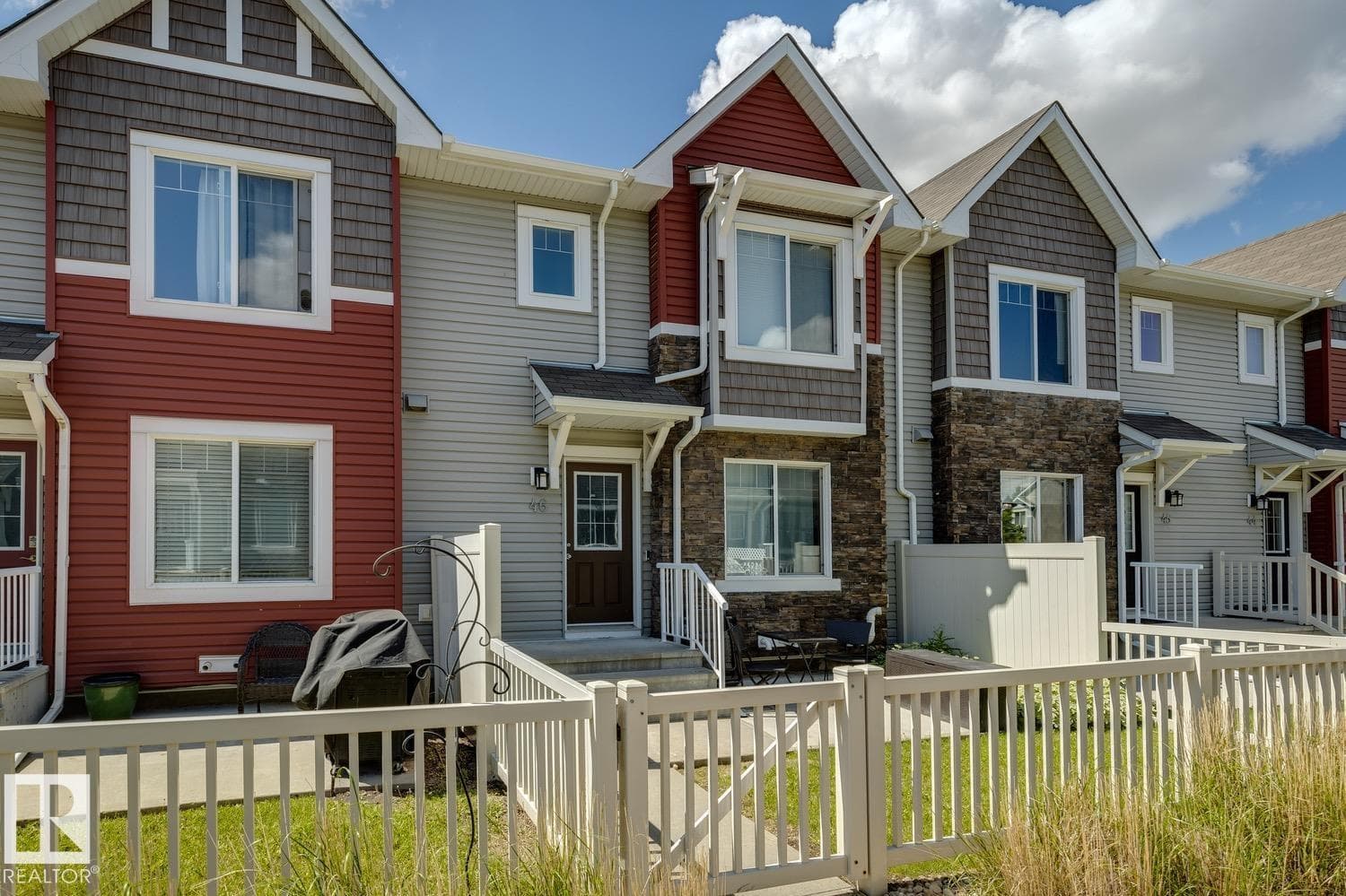 #46 5317 3 AV SW — photo 3