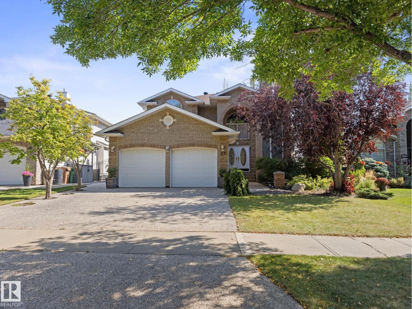 29 OAKDALE PL