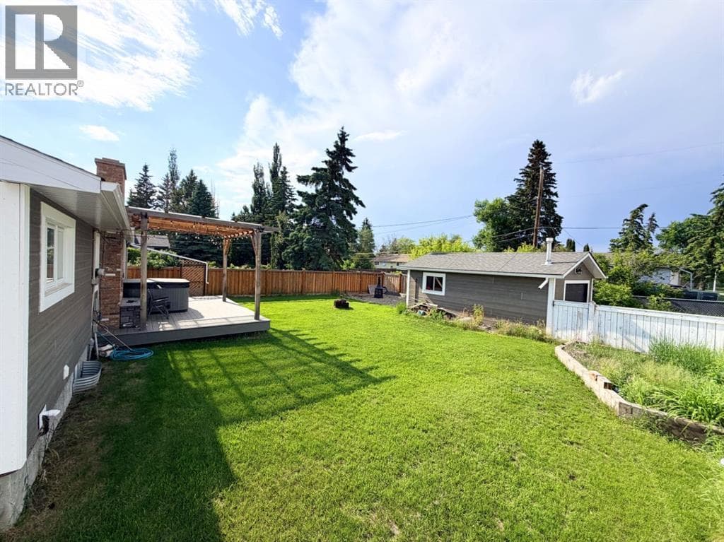 10104 89 Avenue — photo 3