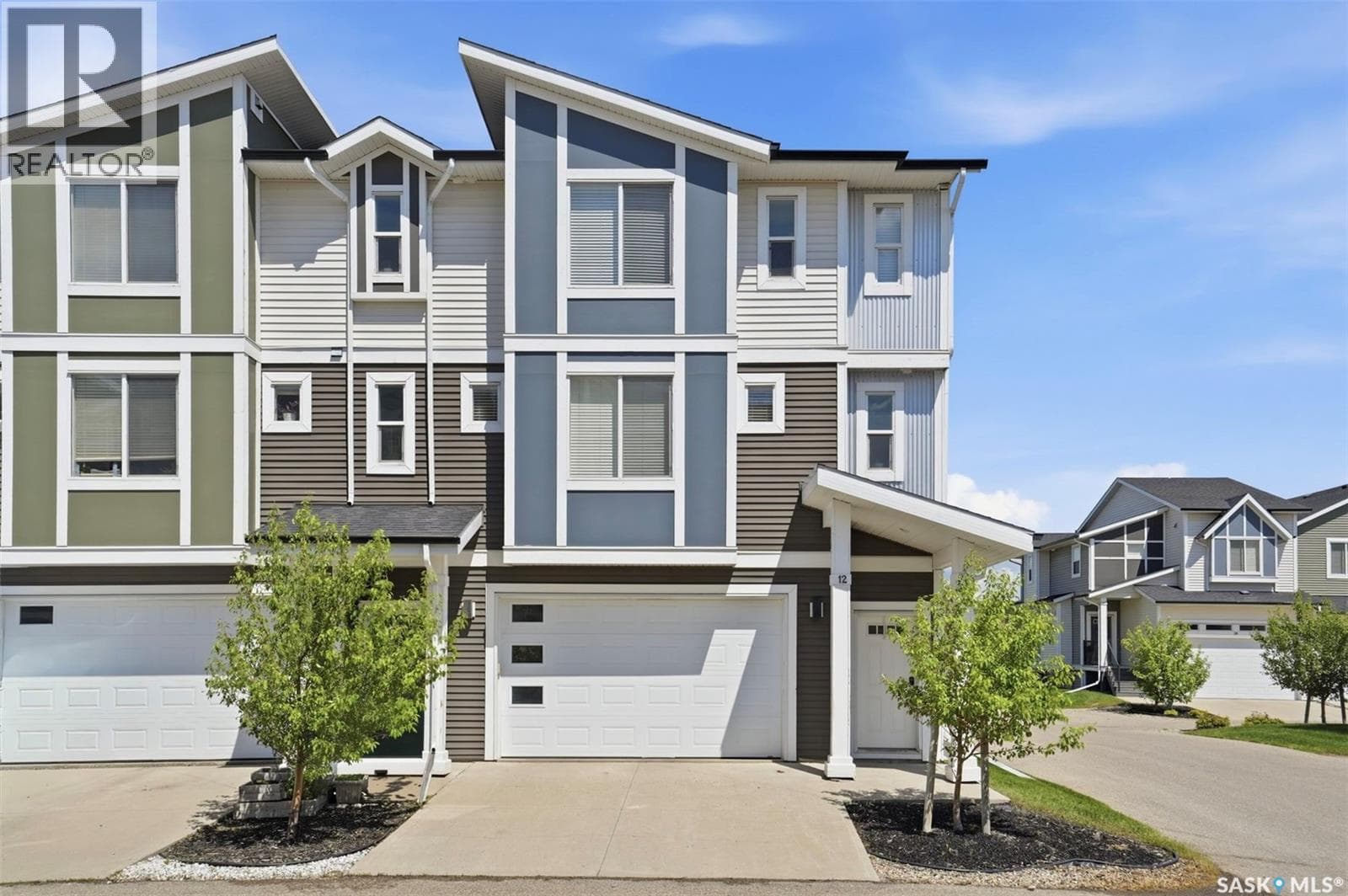 12 600 Maple CRESCENT