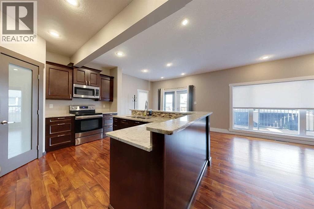 612 8 Avenue SW — photo 3