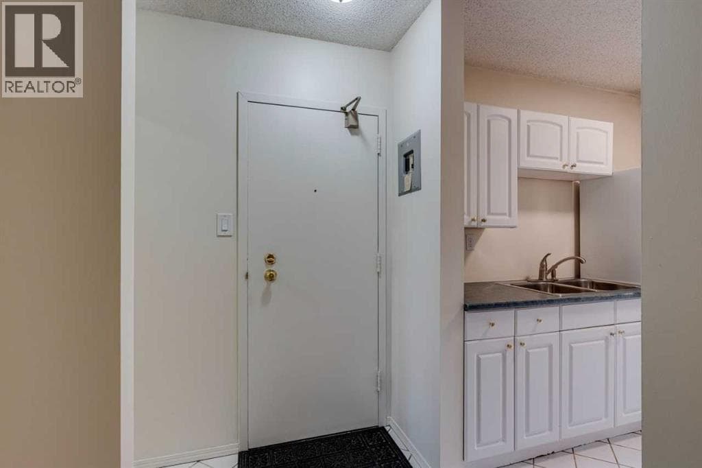 401, 1320 12 Avenue SW — photo 5