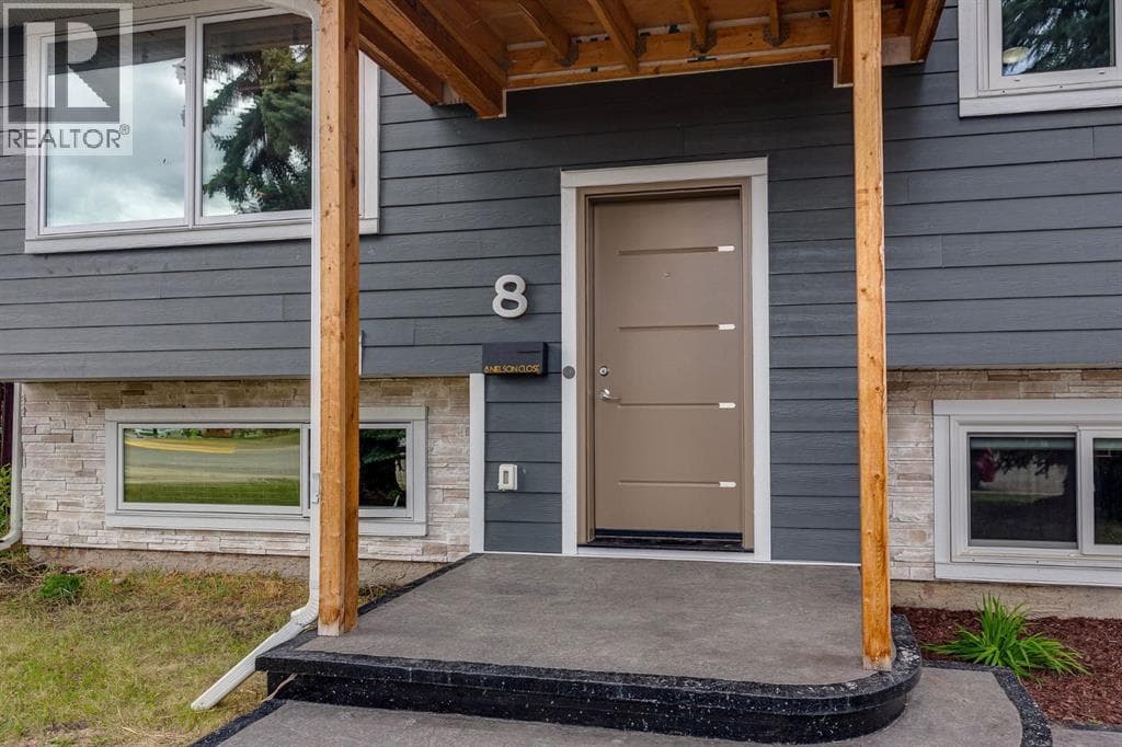 8 Nielsen Close — photo 3