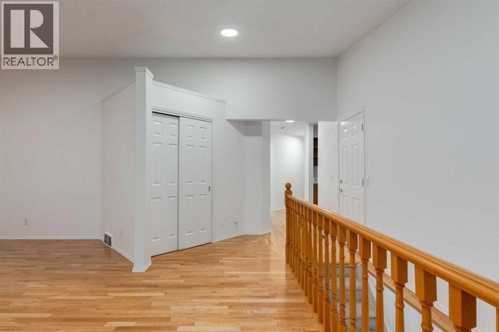 60 RIVERVIEW Drive SE — photo 5
