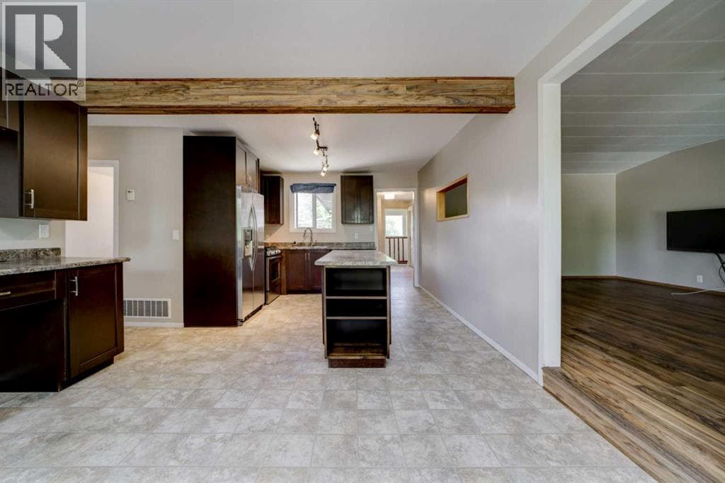 1124 James Avenue — photo 5