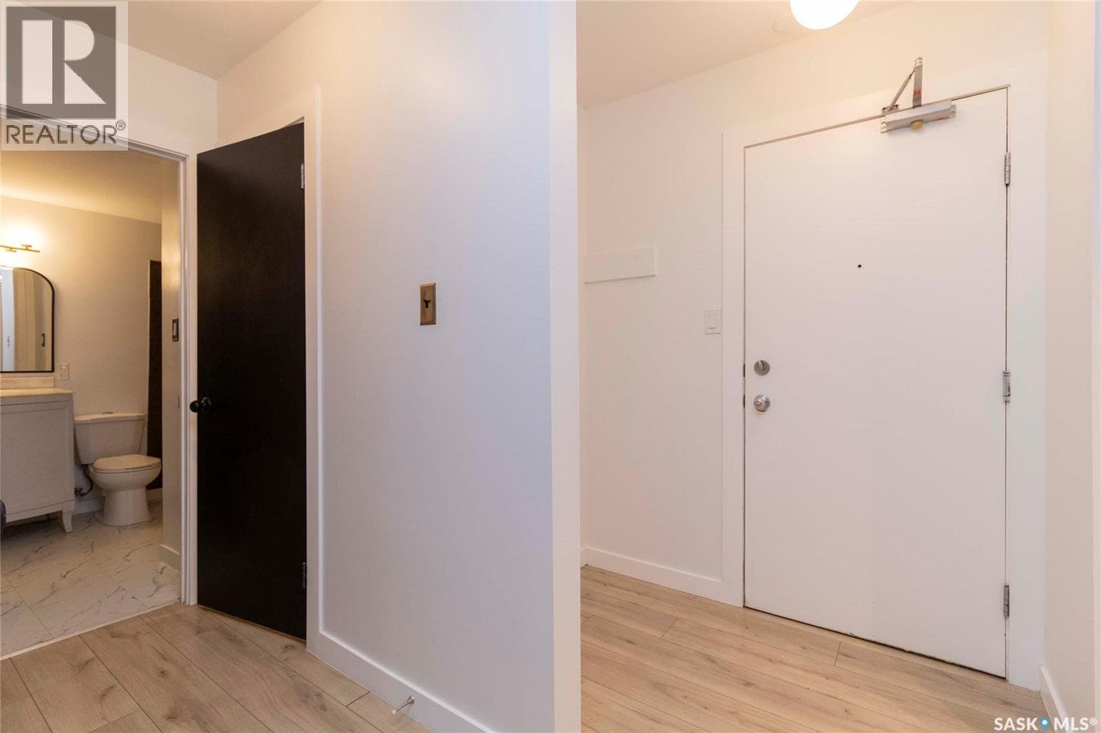 211 710 Melrose AVENUE — photo 4