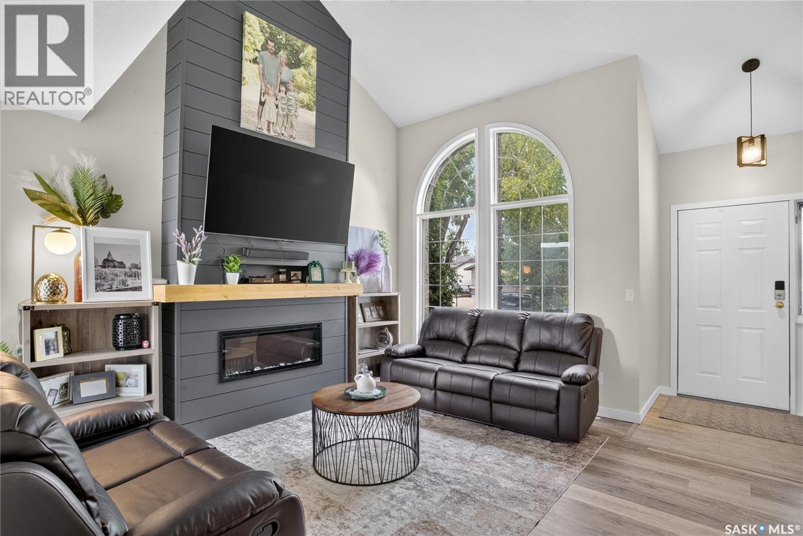 418 Fehr CRESCENT — photo 4