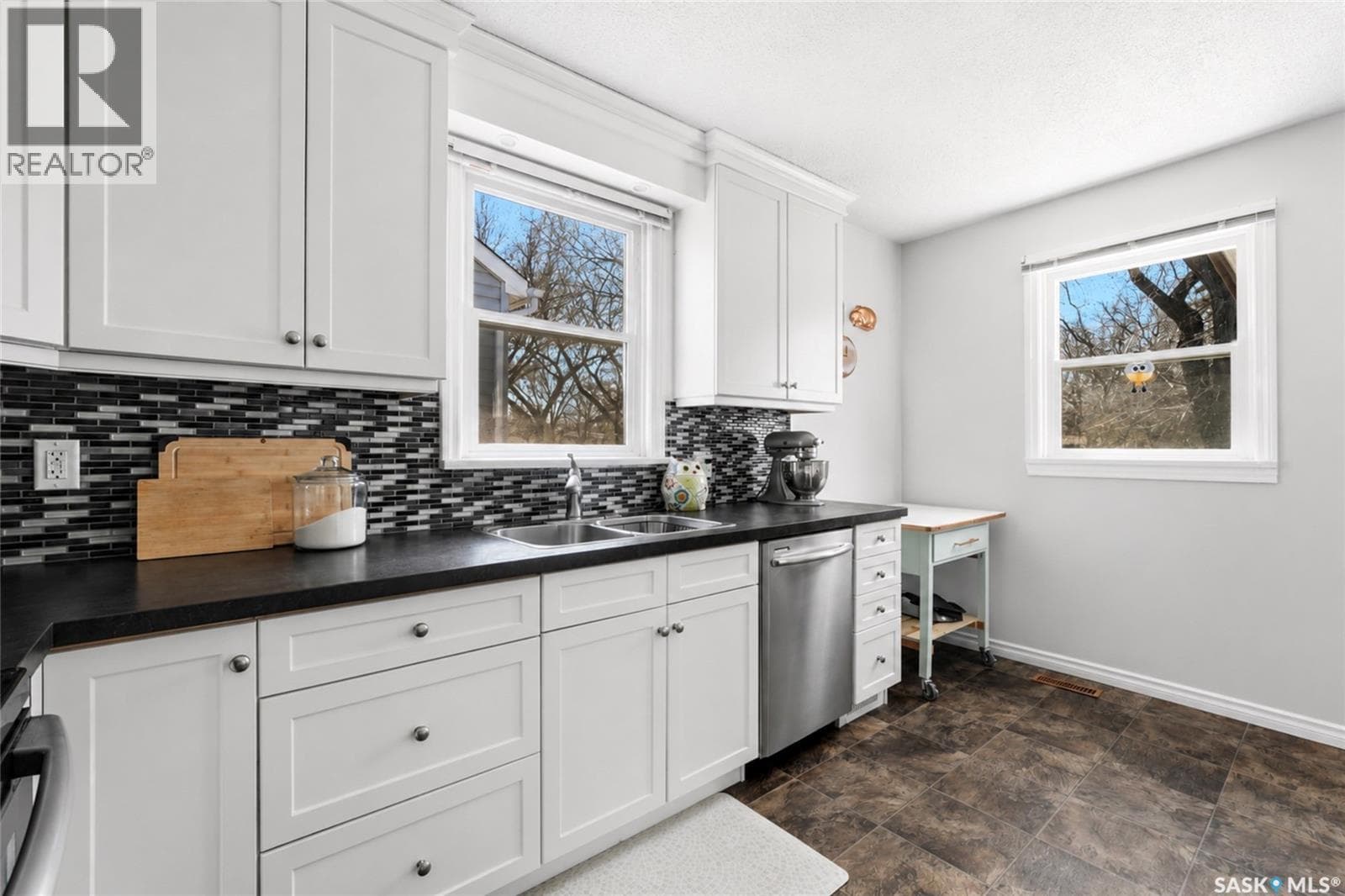 234 Broadway AVENUE — photo 3