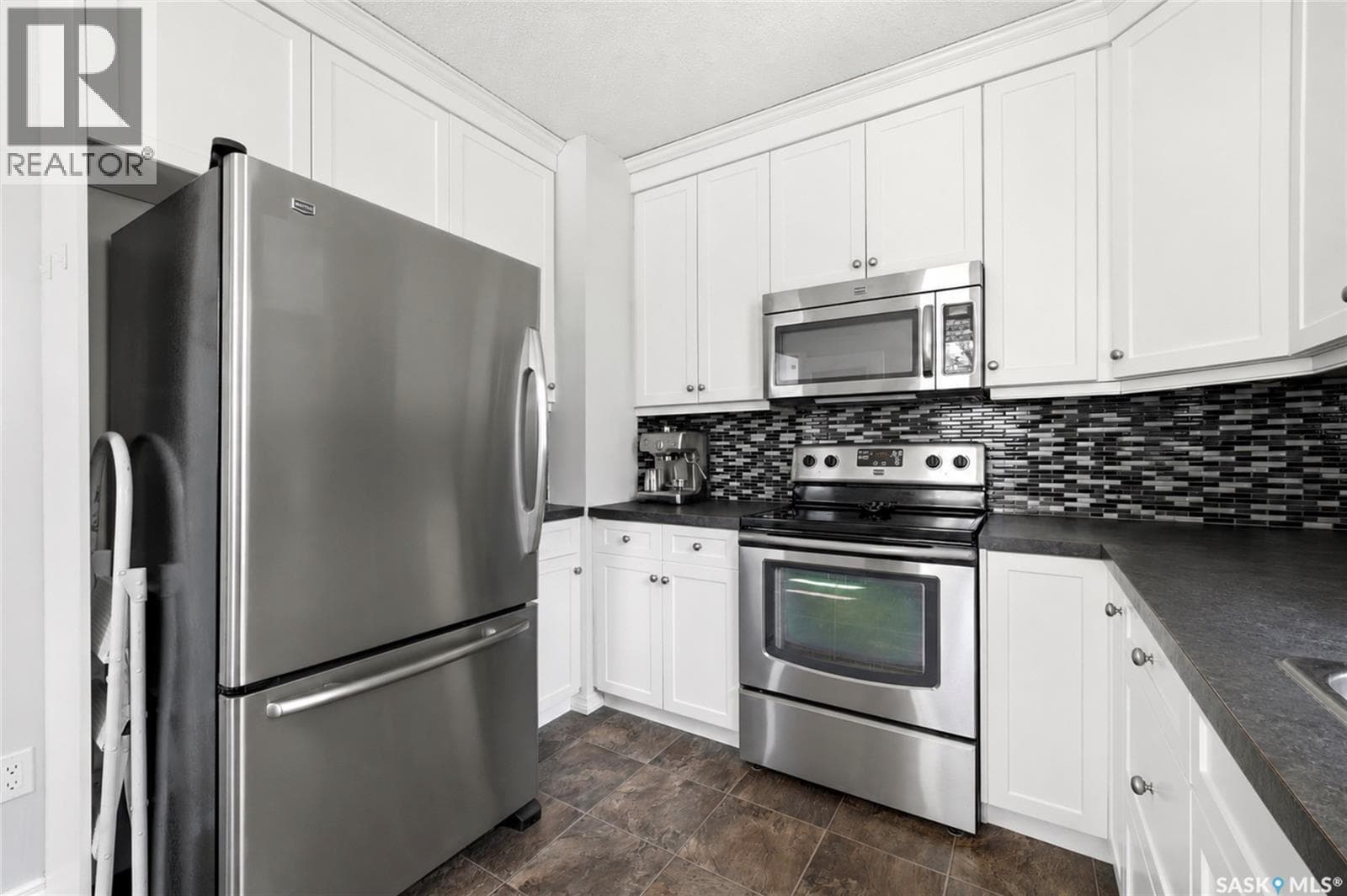 234 Broadway AVENUE — photo 4