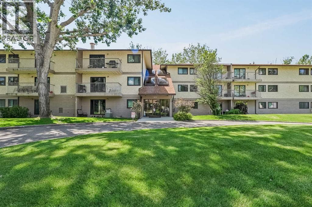 304, 855 Columbia Boulevard W