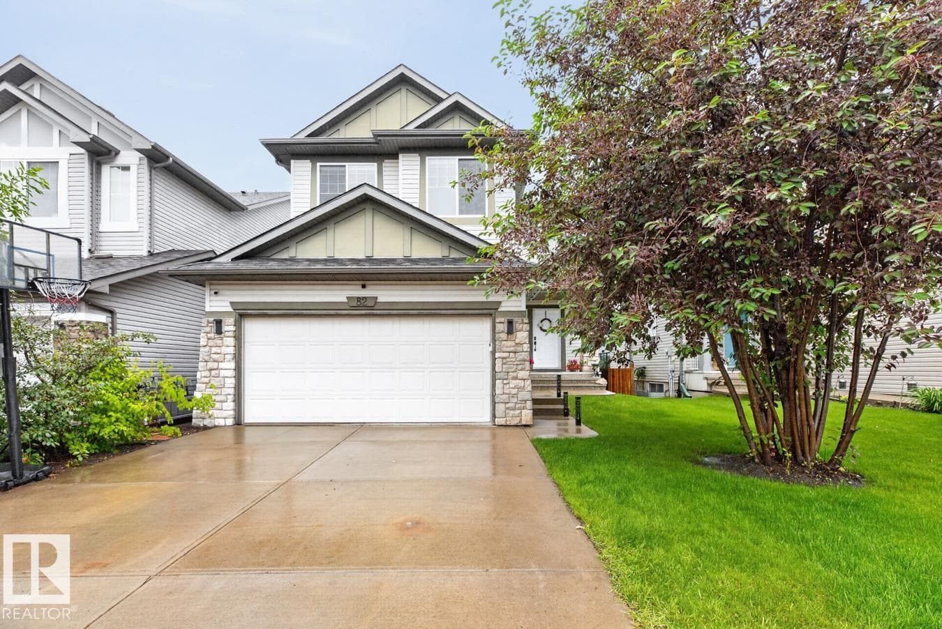 82 CARLYLE CR