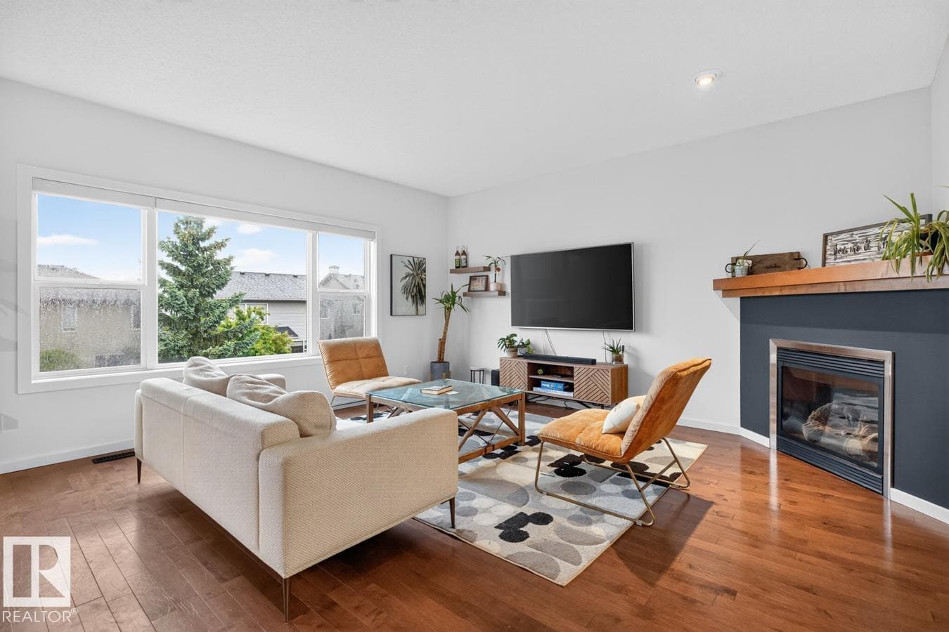 82 CARLYLE CR — photo 3
