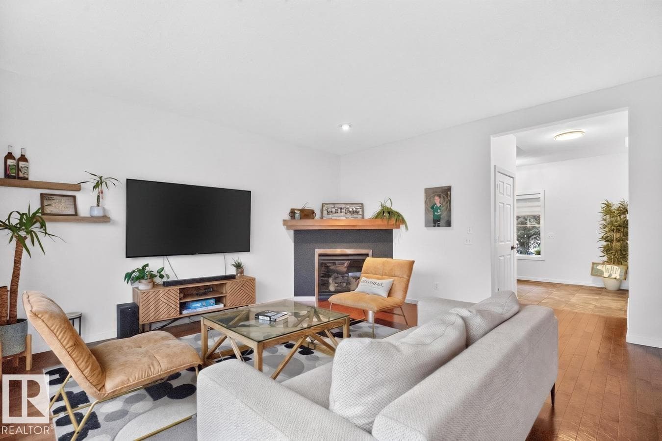 82 CARLYLE CR — photo 4