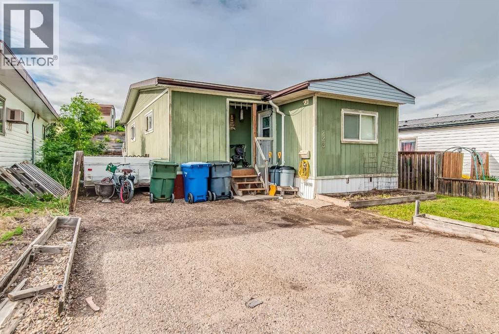 223 Fairchild Street SW — photo 5