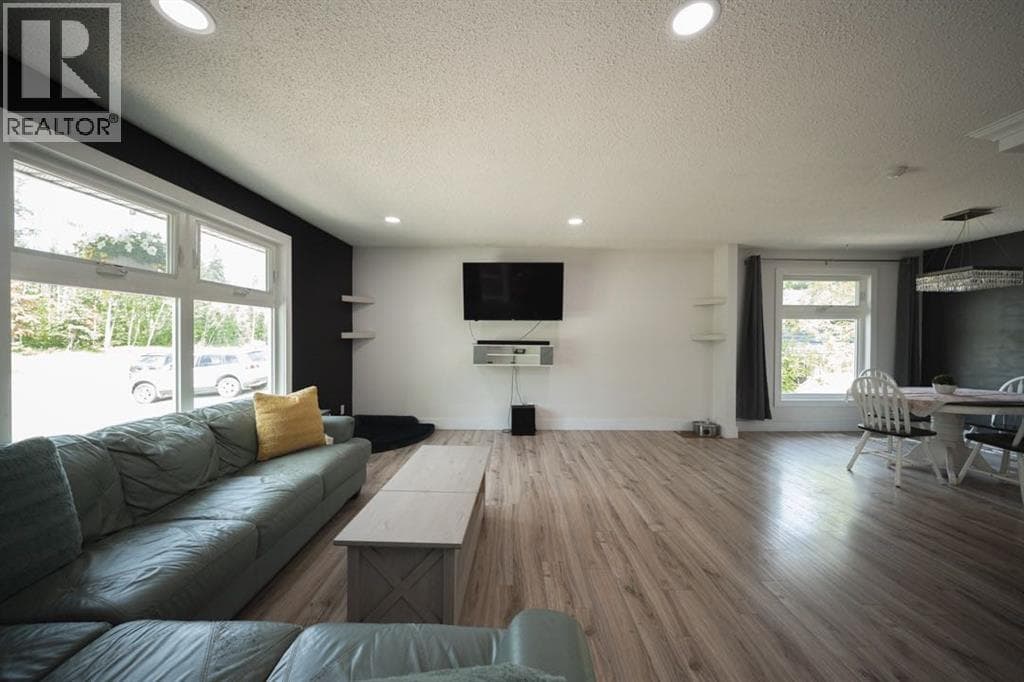 773 Timberline Drive — photo 4