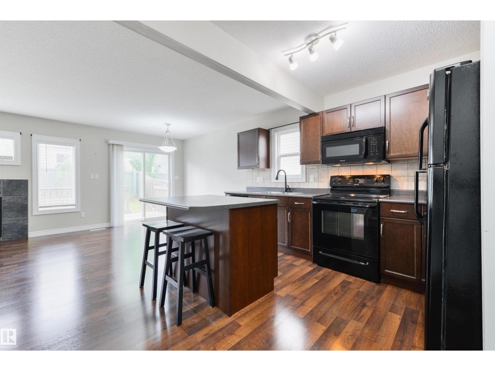 #28 85 SPRUCE VILLAGE DR W — photo 2