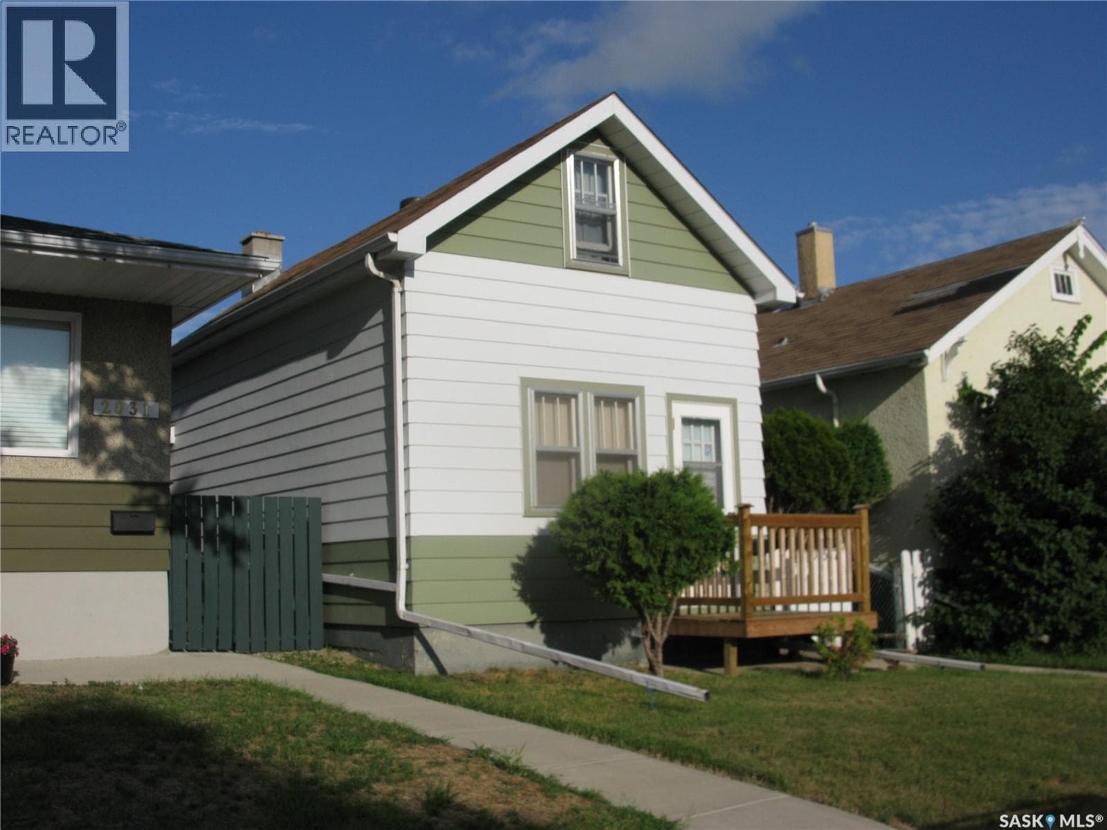 2037 Reynolds STREET