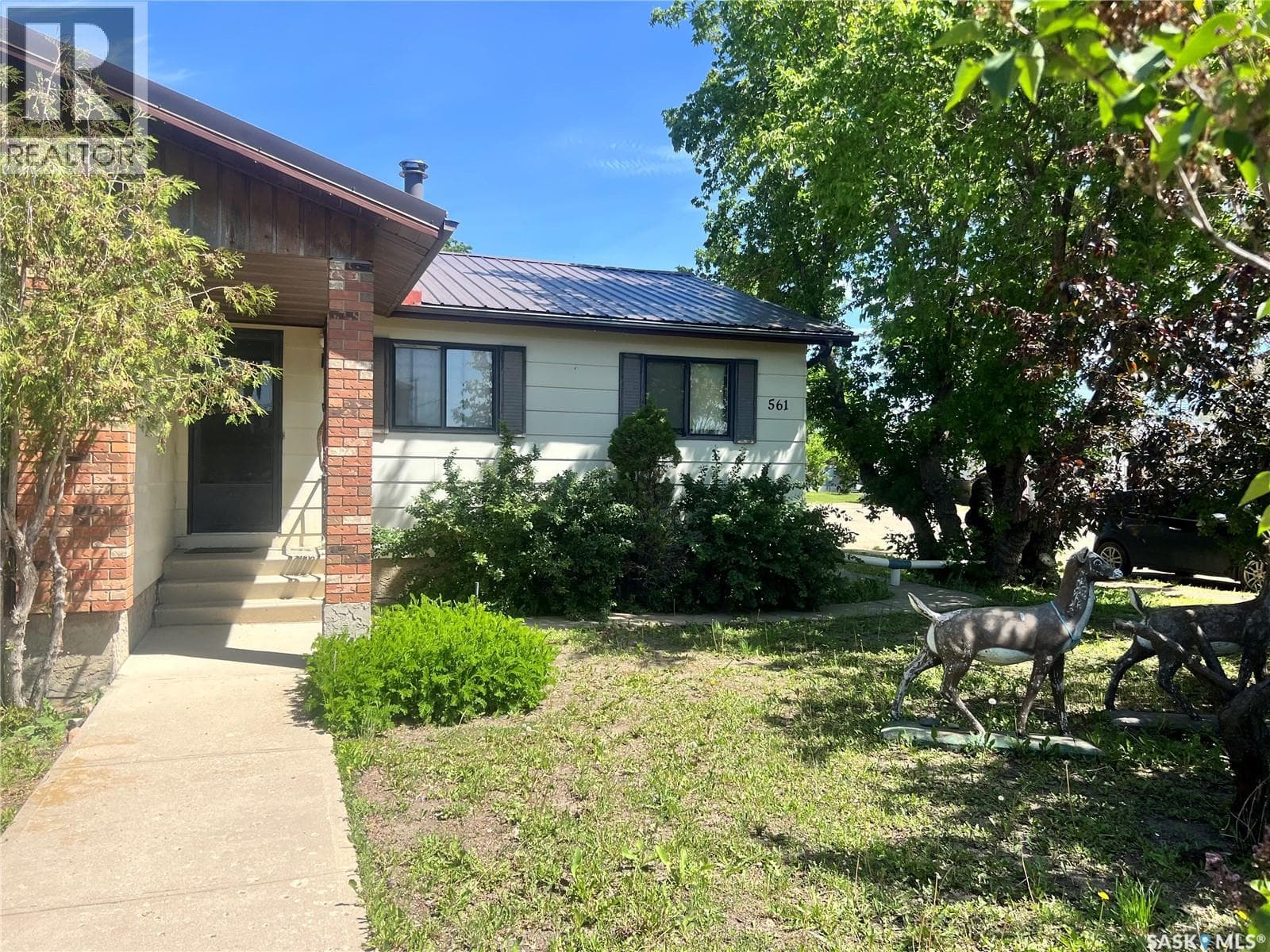 561 Ford STREET — photo 3