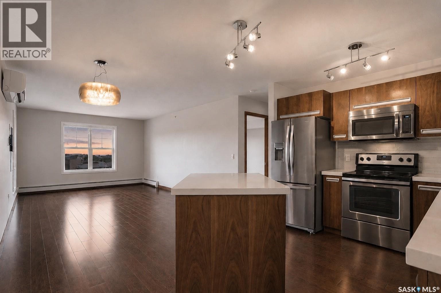 305 130 Phelps WAY — photo 4