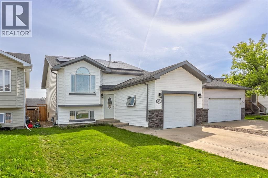 571 Blackfoot Manor W — photo 2