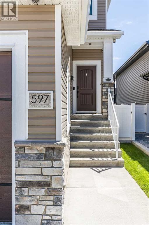 597 Somerside View SE — photo 3
