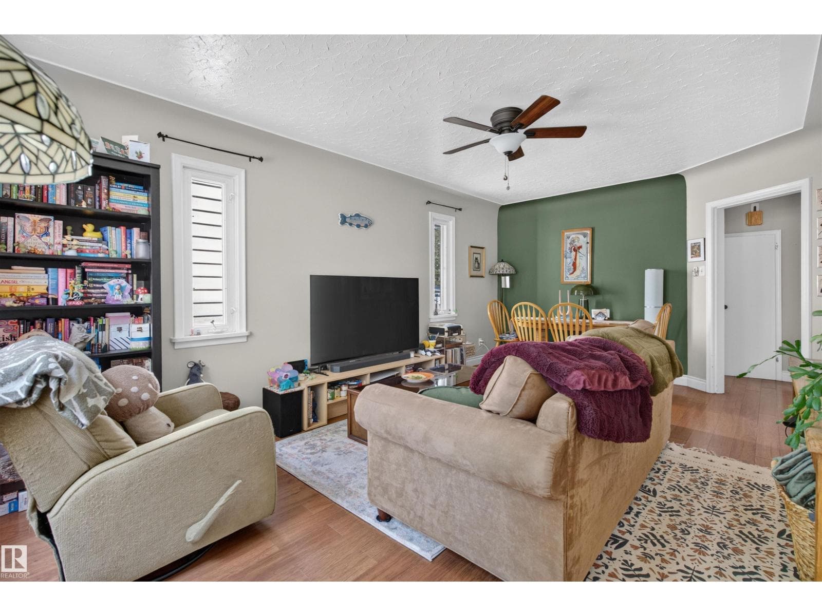 9741 72 AV NW — photo 2