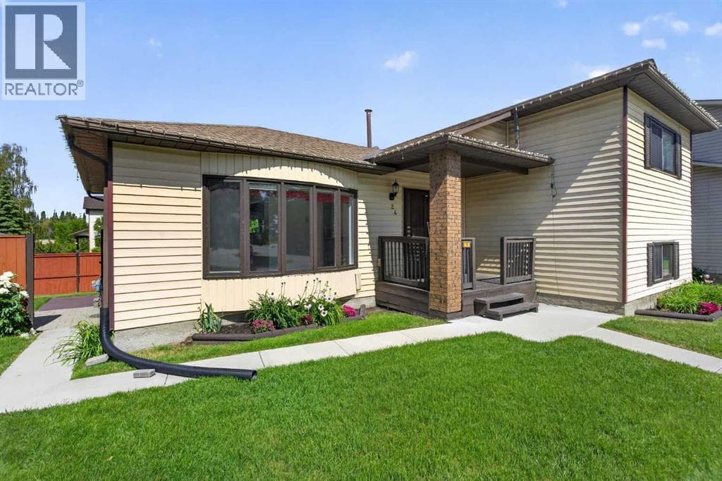 24 Mckenna Mews SE — photo 3