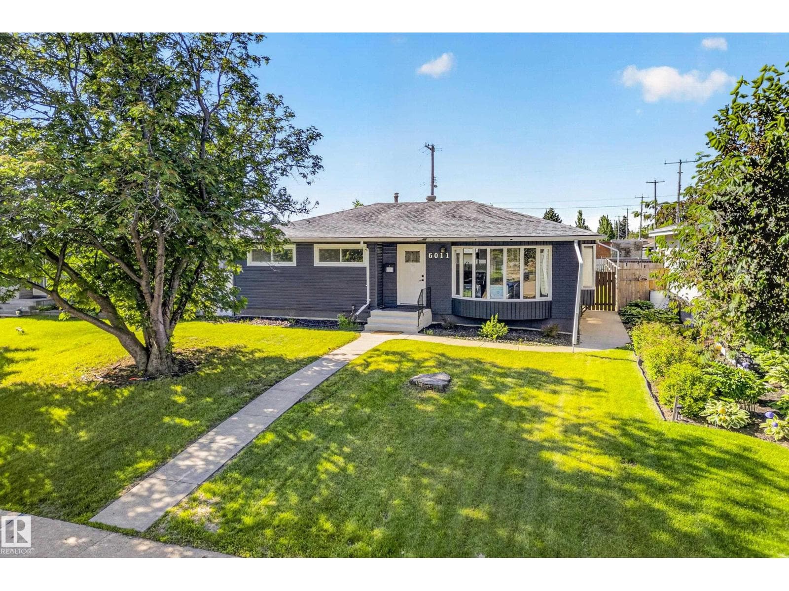 6011 93A AV NW — photo 2