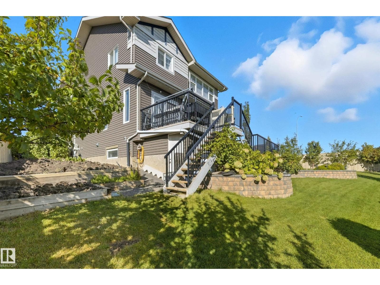 1590 Chapman WY SW — photo 2