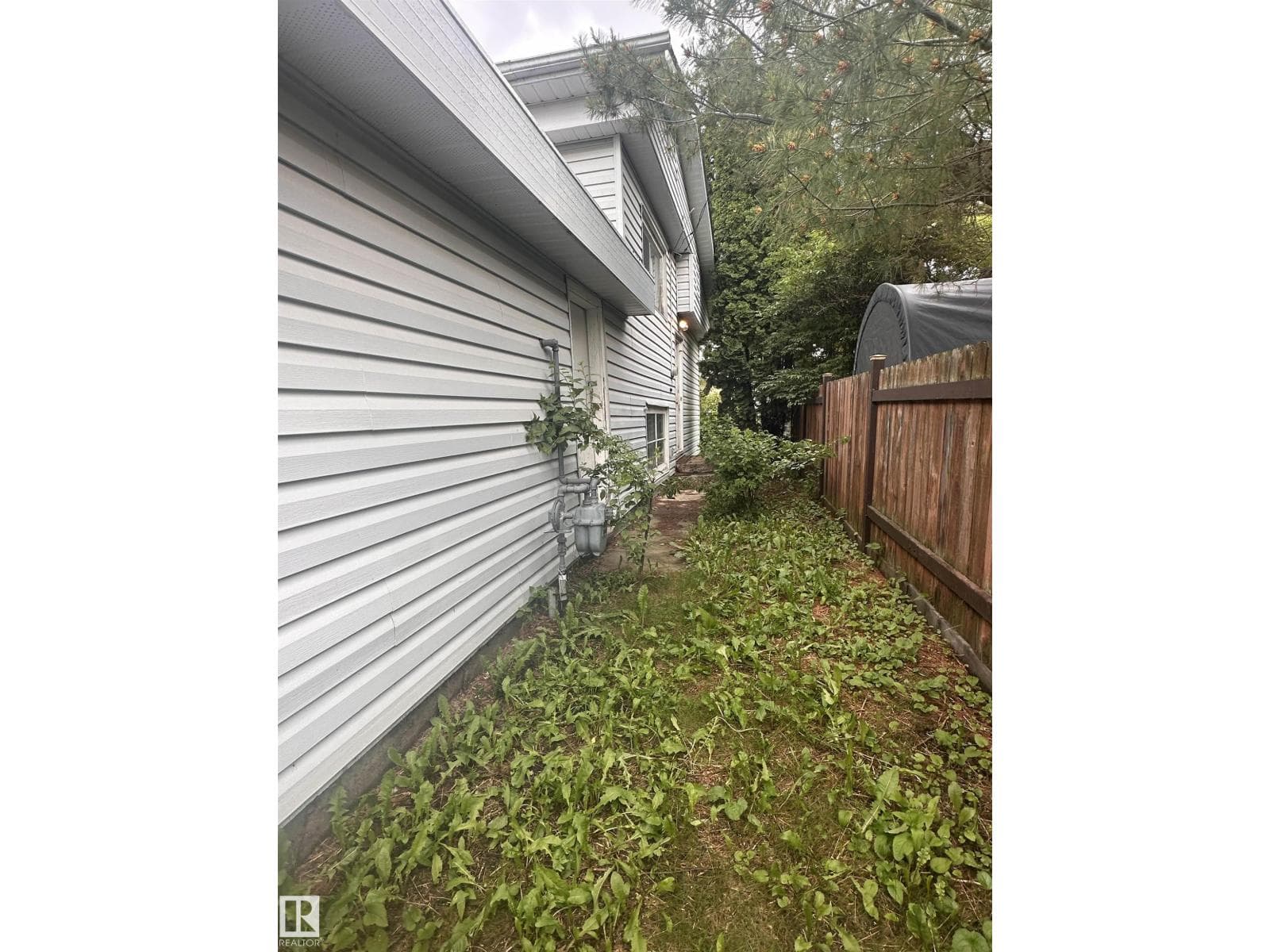5128 52 ST — photo 5
