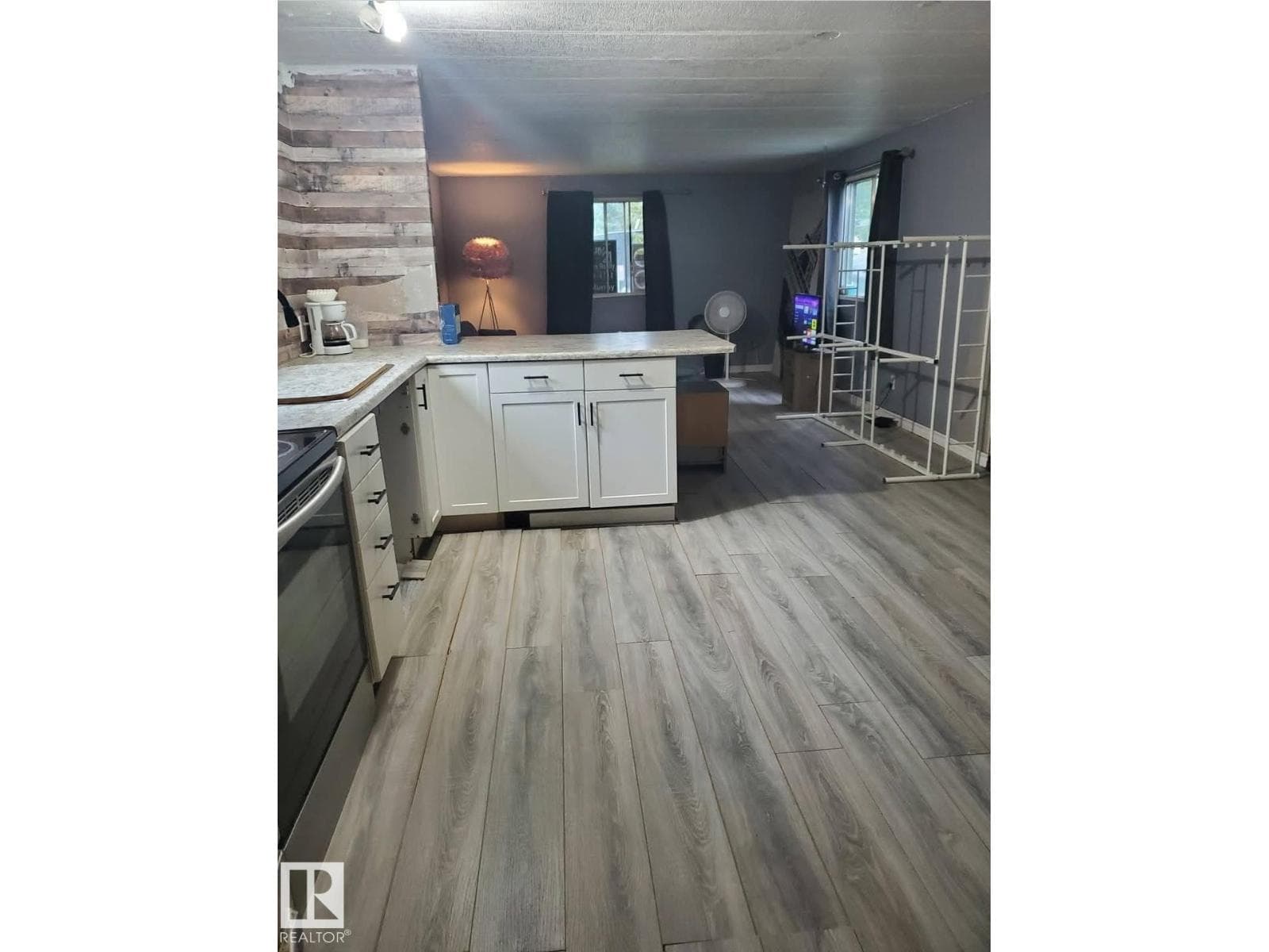 14 Willowdale DR NW — photo 3