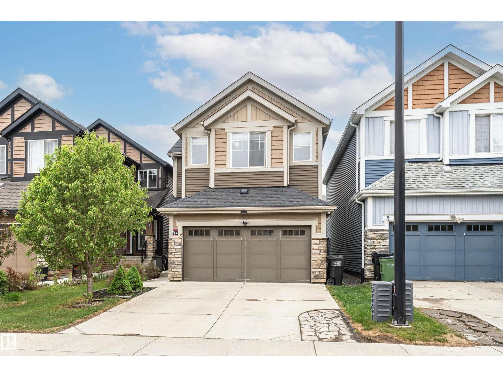 8744 223 ST NW NW